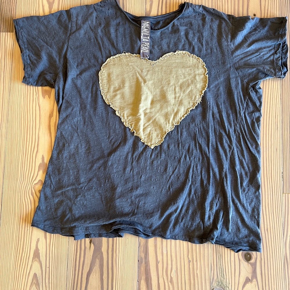 Magnolia Pearl tee